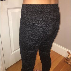 Gap size 26 leopard skinny black jeans